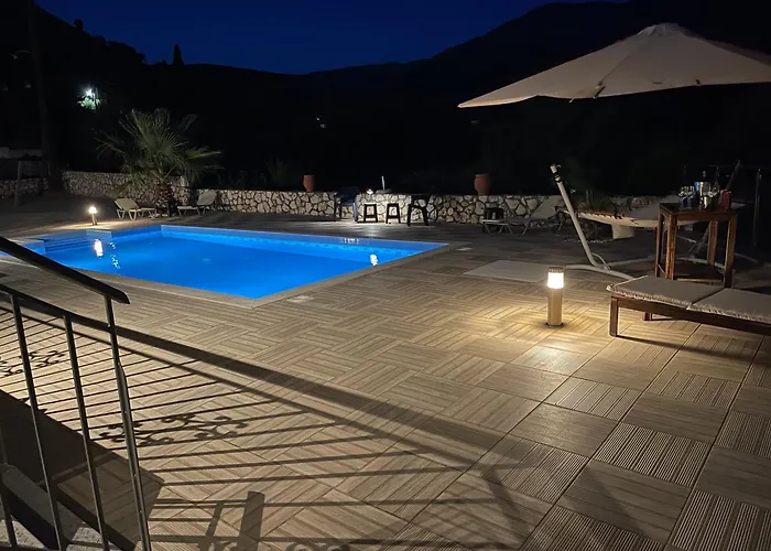 Evangelia 卡拉瓦杜斯