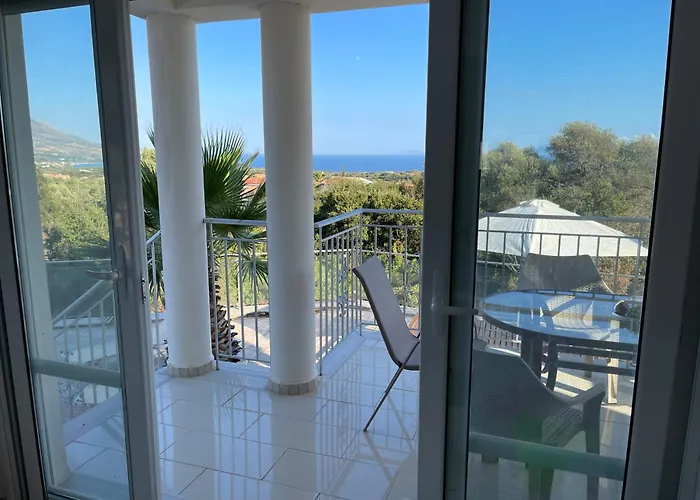 וילה Evangelia Karavádhos