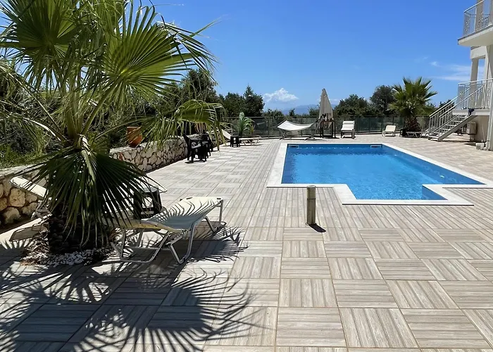 Evangelia Karavádhos