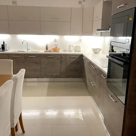 Evangelia فيلة Karavádhos