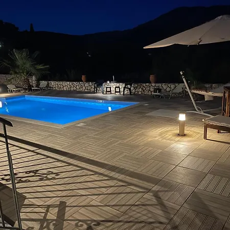 Evangelia Karavádhos