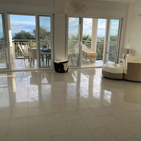 Evangelia Karavádosz