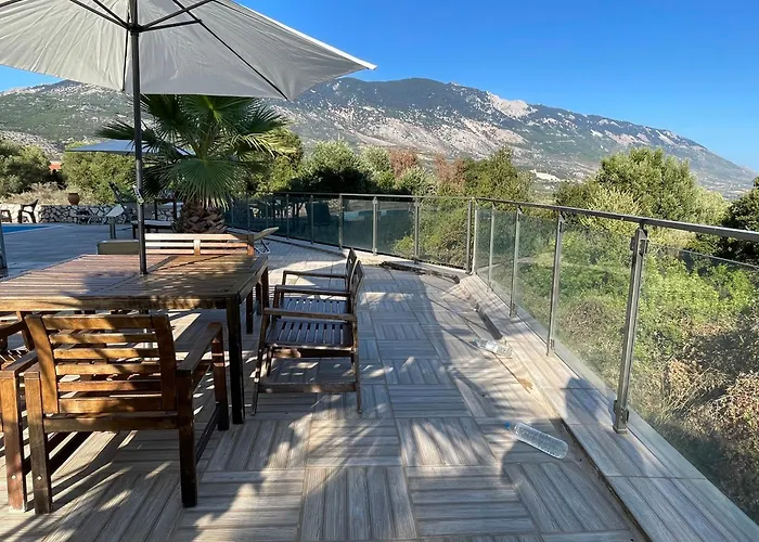 Evangelia Karavádosz