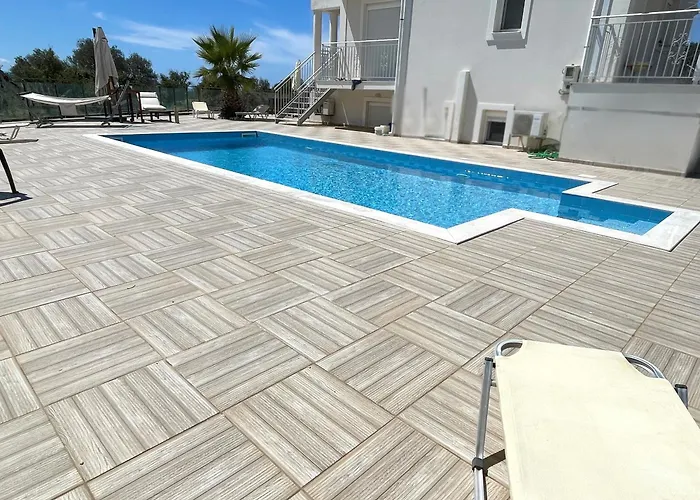 Evangelia Villa Karavádosz